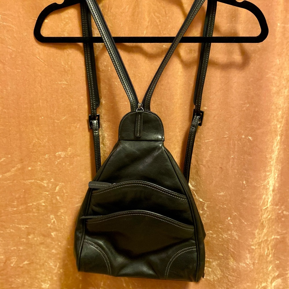 Clark’s leather mini pack